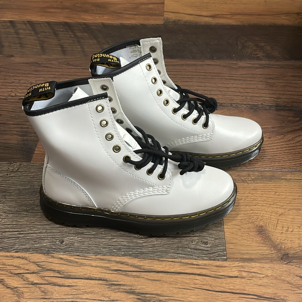 NEW Zavala Dr Martens Matte White Combat Boot Women size 7